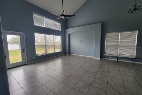 House in Winter Haven, Florida 4 bedrooms, 262.82 sq.m. № 2093659 - photo 13