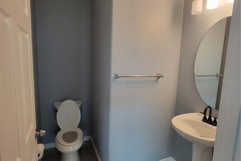 House in Winter Haven, Florida 4 bedrooms, 262.82 sq.m. № 2093659 - photo 10
