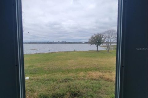 House in Winter Haven, Florida 4 bedrooms, 262.82 sq.m. № 2093659 - photo 15