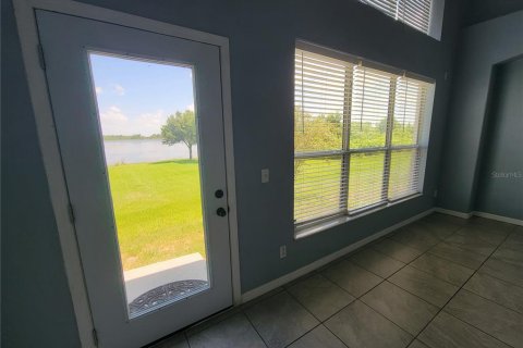 House in Winter Haven, Florida 4 bedrooms, 262.82 sq.m. № 2093659 - photo 14
