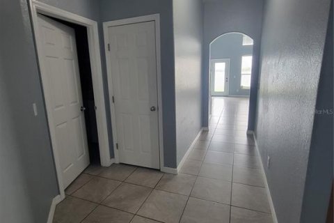 House in Winter Haven, Florida 4 bedrooms, 262.82 sq.m. № 2093659 - photo 4