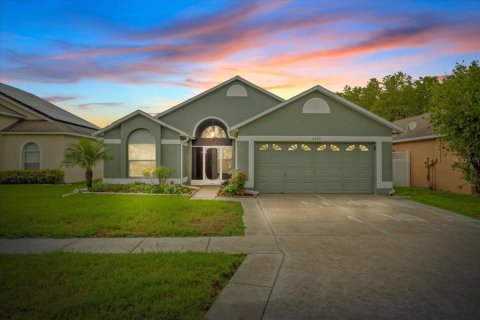 House in New Port Richey, Florida 3 bedrooms, 146.6 sq.m. № 2322405