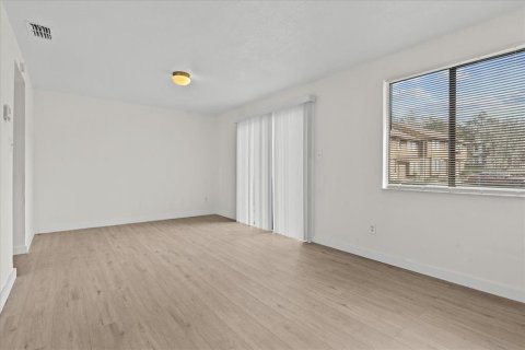 Condo in Orlando, Florida, 3 bedrooms  № 1801612 - photo 20