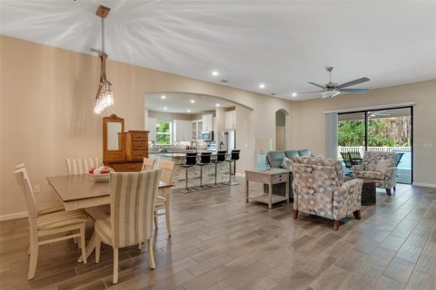 House in Vero Beach, Florida 3 bedrooms, 214.79 sq.m. № 1793980 - photo 9