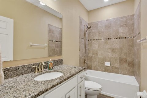 House in Vero Beach, Florida 3 bedrooms, 214.79 sq.m. № 1793980 - photo 23