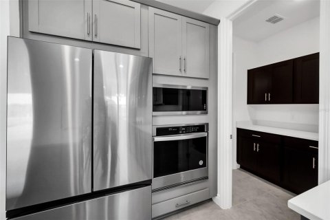 Casa en alquiler en Clermont, Florida, 6 dormitorios, 387.4 m2 № 1757693 - foto 18