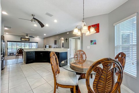 House in Leesburg, Florida 3 bedrooms, 159.05 sq.m. № 1916418 - photo 8