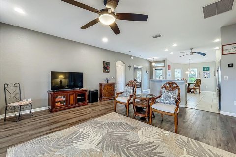 House in Leesburg, Florida 3 bedrooms, 159.05 sq.m. № 1916418 - photo 14