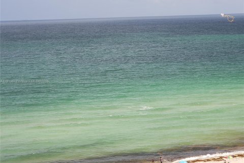 Купить кондоминиум в Майами-Бич, Флорида 1 спальня, 75.99м2, № 1970255 - фото 12