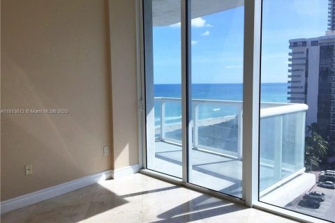 Купить кондоминиум в Майами-Бич, Флорида 1 спальня, 75.99м2, № 1970255 - фото 6