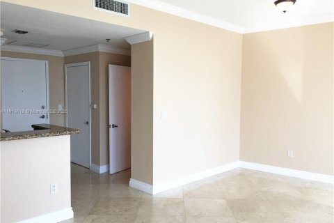 Купить кондоминиум в Майами-Бич, Флорида 1 спальня, 75.99м2, № 1970255 - фото 2