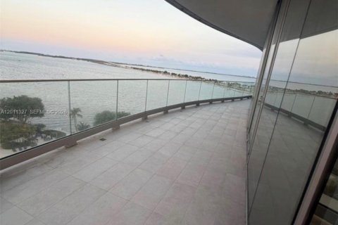 Condo in Miami, Florida, 2 bedrooms  № 2075054 - photo 4