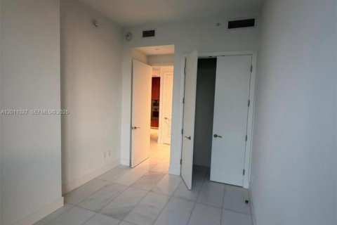 Condo in Miami, Florida, 2 bedrooms  № 2075054 - photo 12