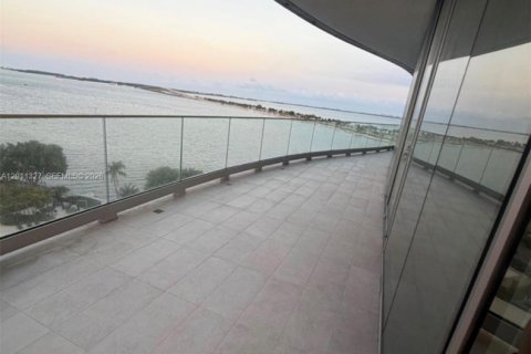 Condo in Miami, Florida, 2 bedrooms  № 2075054 - photo 3