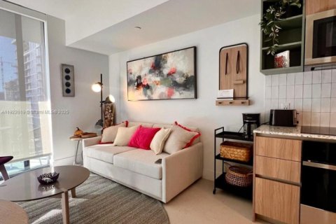 Condominio en venta en Miami, Florida, 1 dormitorio, 60.67 m2 № 1975944 - foto 2