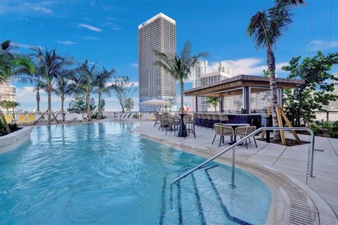 Condominio en venta en Miami, Florida, 1 dormitorio, 60.67 m2 № 1975944 - foto 11