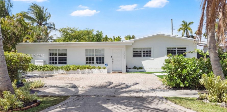 Casa en Miami, Florida 4 dormitorios, 238.29 m2 № 2067018