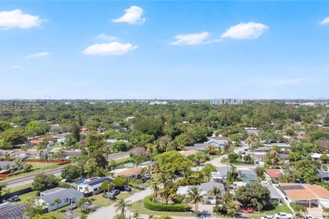 Casa en alquiler en Miami, Florida, 4 dormitorios, 238.29 m2 № 2067018 - foto 3