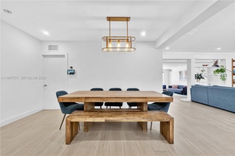 Casa en alquiler en Miami, Florida, 4 dormitorios, 238.29 m2 № 2067018 - foto 9