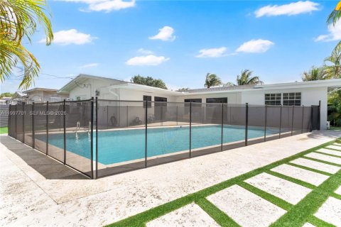 Casa en alquiler en Miami, Florida, 4 dormitorios, 238.29 m2 № 2067018 - foto 24