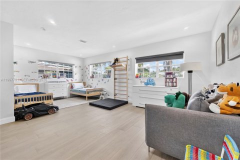 Casa en alquiler en Miami, Florida, 4 dormitorios, 238.29 m2 № 2067018 - foto 15