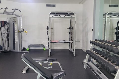 Condo in Hallandale Beach, Florida, 2 bedrooms  № 1852437 - photo 20