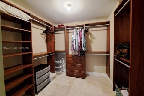 Condo in Hallandale Beach, Florida, 2 bedrooms  № 1852437 - photo 13