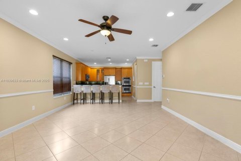 House in Miramar, Florida 5 bedrooms, 257.43 sq.m. № 1828332 - photo 17