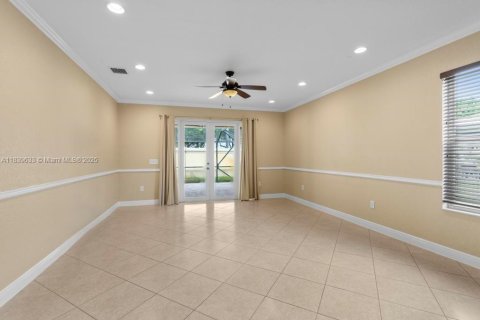 House in Miramar, Florida 5 bedrooms, 257.43 sq.m. № 1828332 - photo 20
