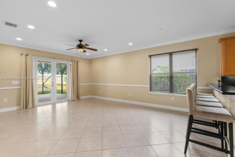 House in Miramar, Florida 5 bedrooms, 257.43 sq.m. № 1828332 - photo 13
