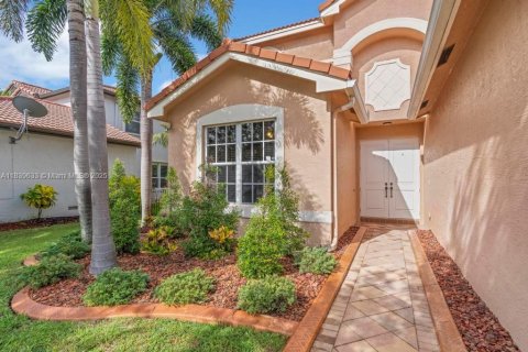 House in Miramar, Florida 5 bedrooms, 257.43 sq.m. № 1828332 - photo 3