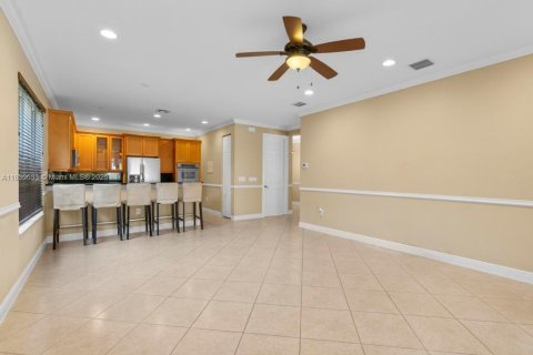 House in Miramar, Florida 5 bedrooms, 257.43 sq.m. № 1828332 - photo 18