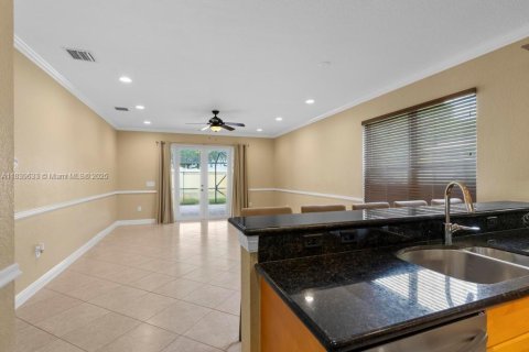 House in Miramar, Florida 5 bedrooms, 257.43 sq.m. № 1828332 - photo 16