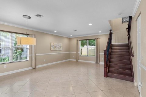 House in Miramar, Florida 5 bedrooms, 257.43 sq.m. № 1828332 - photo 6