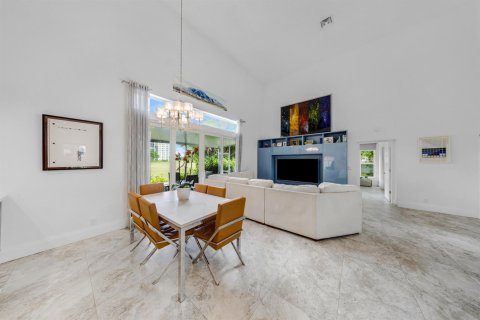 Villa ou maison à vendre à Pompano Beach, Floride: 4 chambres, 204.85 m2 № 2146802 - photo 5