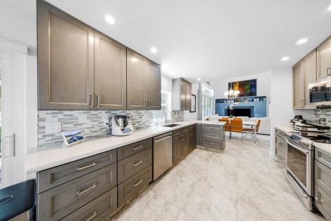 Villa ou maison à vendre à Pompano Beach, Floride: 4 chambres, 204.85 m2 № 2146802 - photo 11