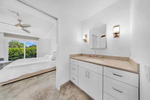 Villa ou maison à vendre à Pompano Beach, Floride: 4 chambres, 204.85 m2 № 2146802 - photo 17