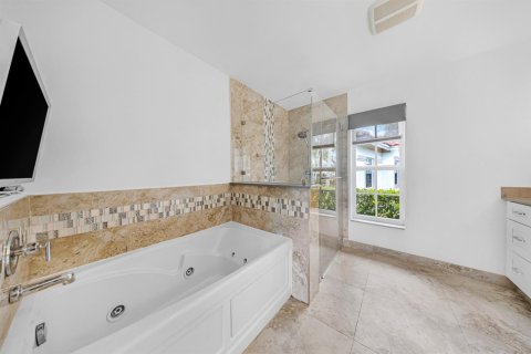 Villa ou maison à vendre à Pompano Beach, Floride: 4 chambres, 204.85 m2 № 2146802 - photo 18