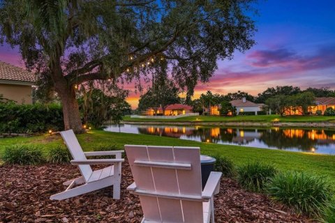 House in Tampa, Florida 4 bedrooms, 274.99 sq.m. № 2396416 - photo 4