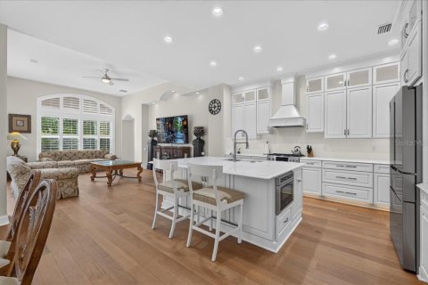 House in Tampa, Florida 4 bedrooms, 274.99 sq.m. № 2396416 - photo 14