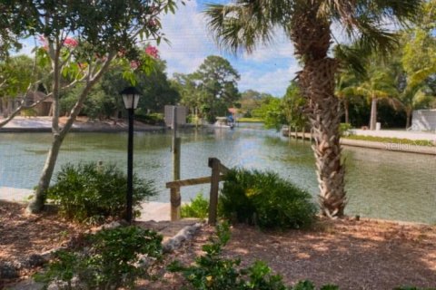 House in Siesta Key, Florida 3 bedrooms, 135.08 sq.m. № 2099356 - photo 13