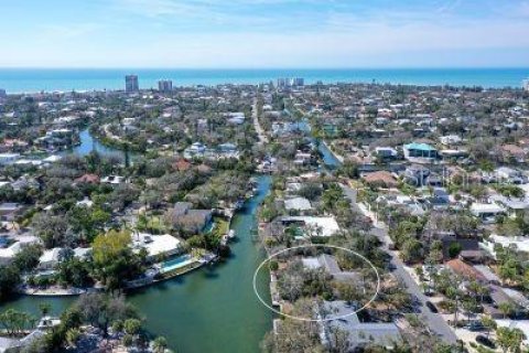 House in Siesta Key, Florida 3 bedrooms, 135.08 sq.m. № 2099356 - photo 10