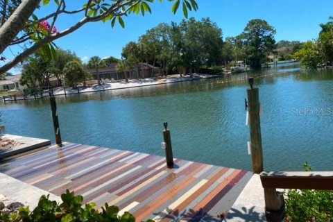 House in Siesta Key, Florida 3 bedrooms, 135.08 sq.m. № 2099356 - photo 2