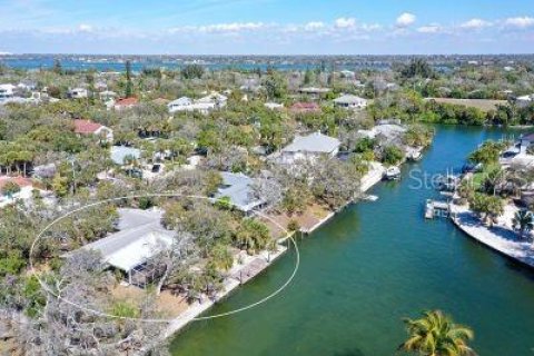 House in Siesta Key, Florida 3 bedrooms, 135.08 sq.m. № 2099356 - photo 6