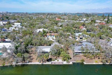 House in Siesta Key, Florida 3 bedrooms, 135.08 sq.m. № 2099356 - photo 12