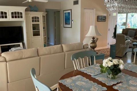House in Siesta Key, Florida 3 bedrooms, 135.08 sq.m. № 2099356 - photo 24