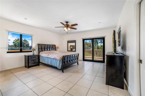 Casa en venta en Homestead, Florida, 6 dormitorios, 311.41 m2 № 2057631 - foto 23