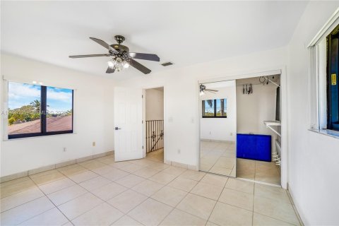 Casa en venta en Homestead, Florida, 6 dormitorios, 311.41 m2 № 2057631 - foto 27