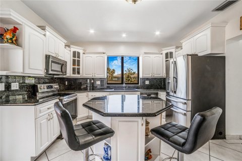 Casa en venta en Homestead, Florida, 6 dormitorios, 311.41 m2 № 2057631 - foto 15