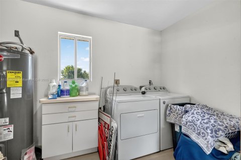 Casa en venta en Port St. Lucie, Florida, 3 dormitorios, 119.66 m2 № 1967102 - foto 28